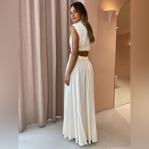 Commense Mock Neck Cut Out Long Dress
Size M - Picture 4 of 4